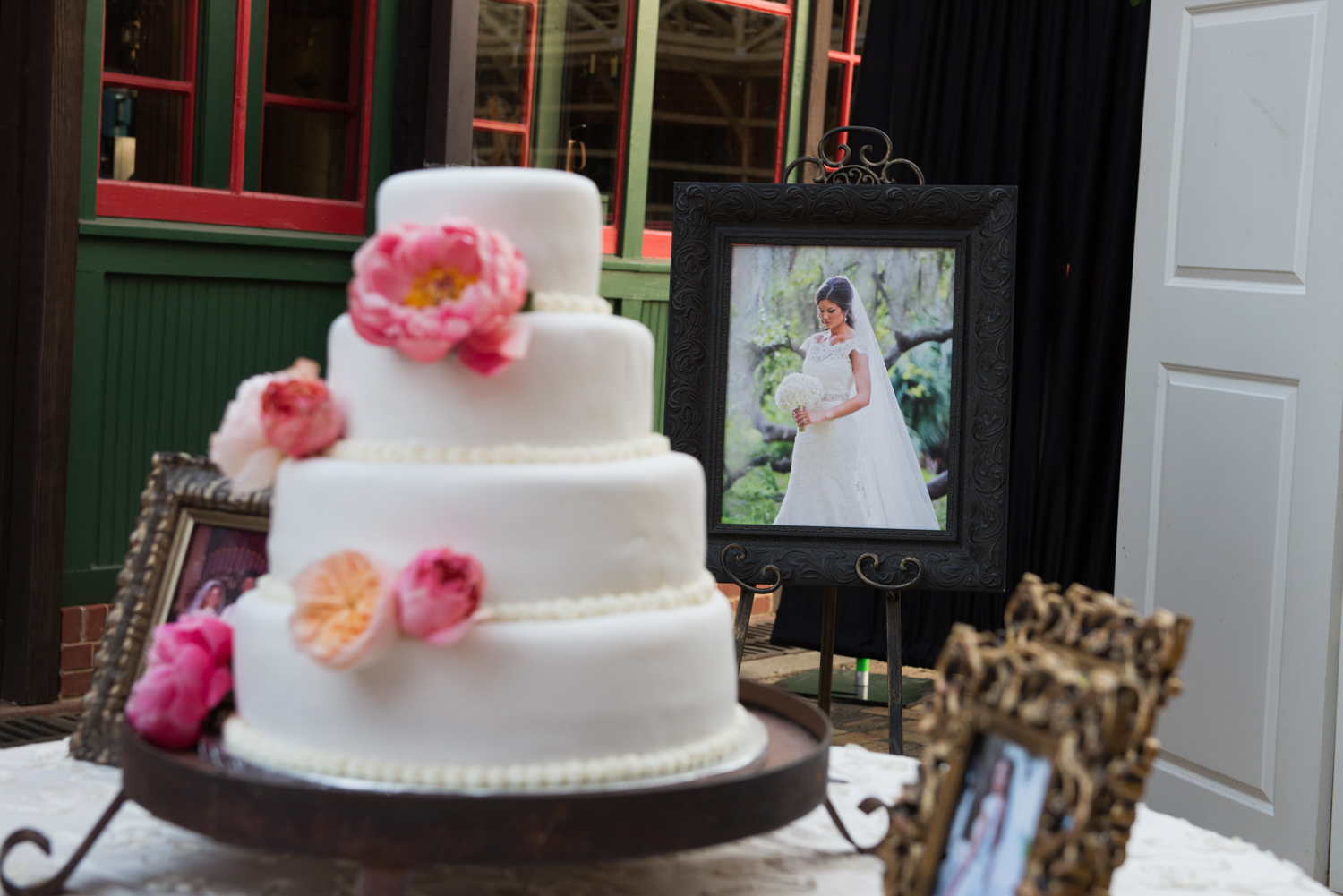 Margie's Mixing Bowl Meridian MS Wedding Cake Bakery